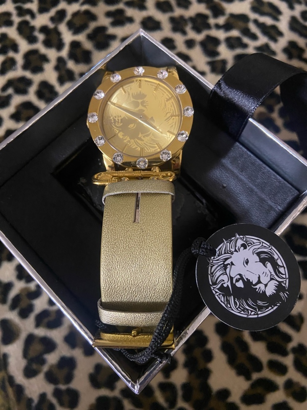 Versus by Versace . Women’s Miami Swarovski Crystal Bezel Leather Strap Watch - Picture 2 of 7